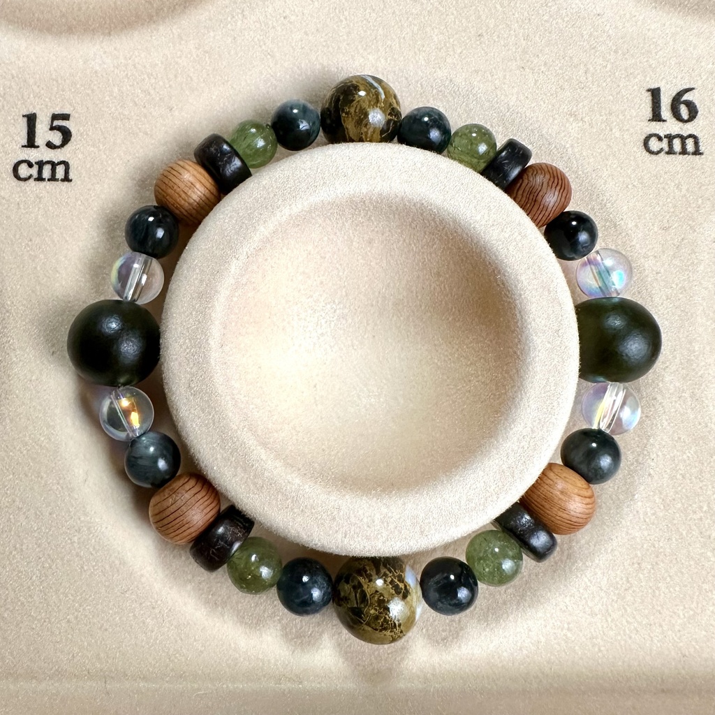 「 見据える鷲 」 ✯ ボルダーオパール イーグルアイ グリーンアパタイト 黒檀 緑檀 生命樹 屋久杉 半面オーラ水晶/ 天然石ブレスレット パワーストーン 天然石アクセサリー