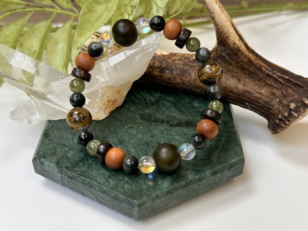 「 見据える鷲 」 ✯ ボルダーオパール イーグルアイ グリーンアパタイト 黒檀 緑檀 生命樹 屋久杉 半面オーラ水晶/ 天然石ブレスレット パワーストーン 天然石アクセサリー