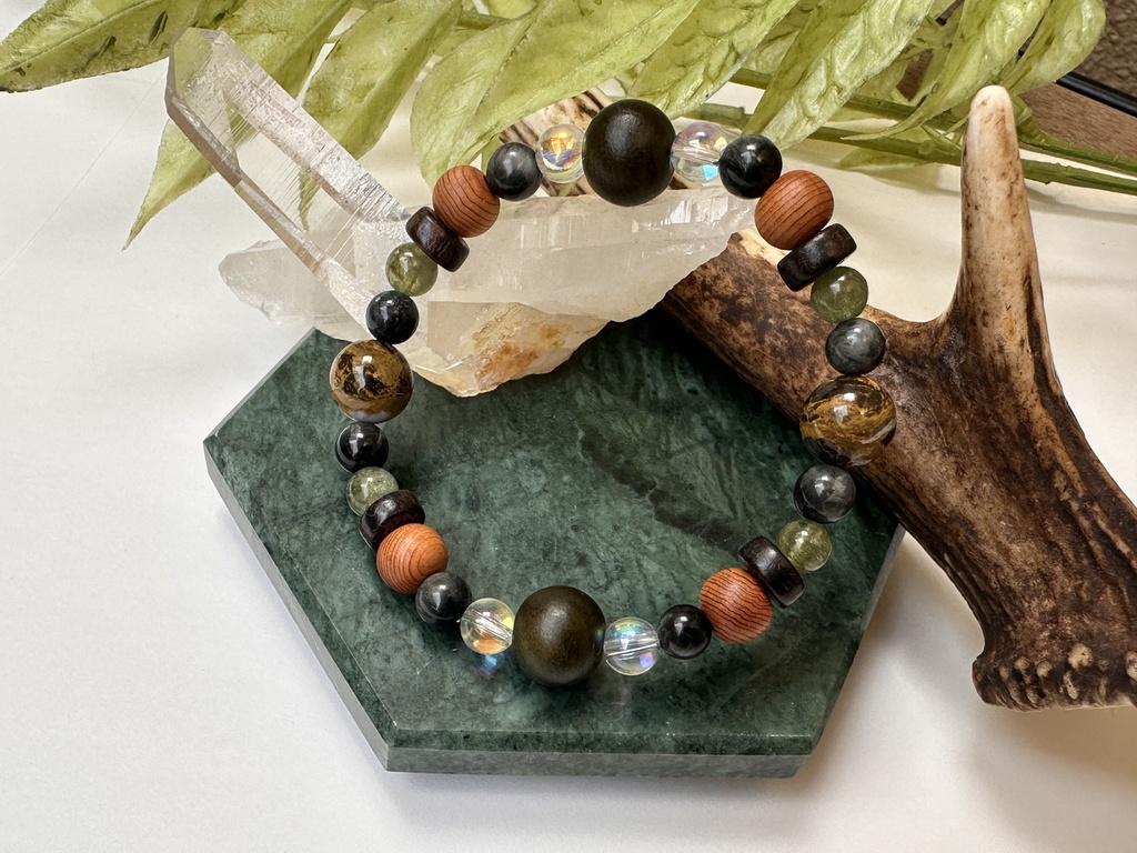 「 見据える鷲 」 ✯ ボルダーオパール イーグルアイ グリーンアパタイト 黒檀 緑檀 生命樹 屋久杉 半面オーラ水晶/ 天然石ブレスレット パワーストーン 天然石アクセサリー