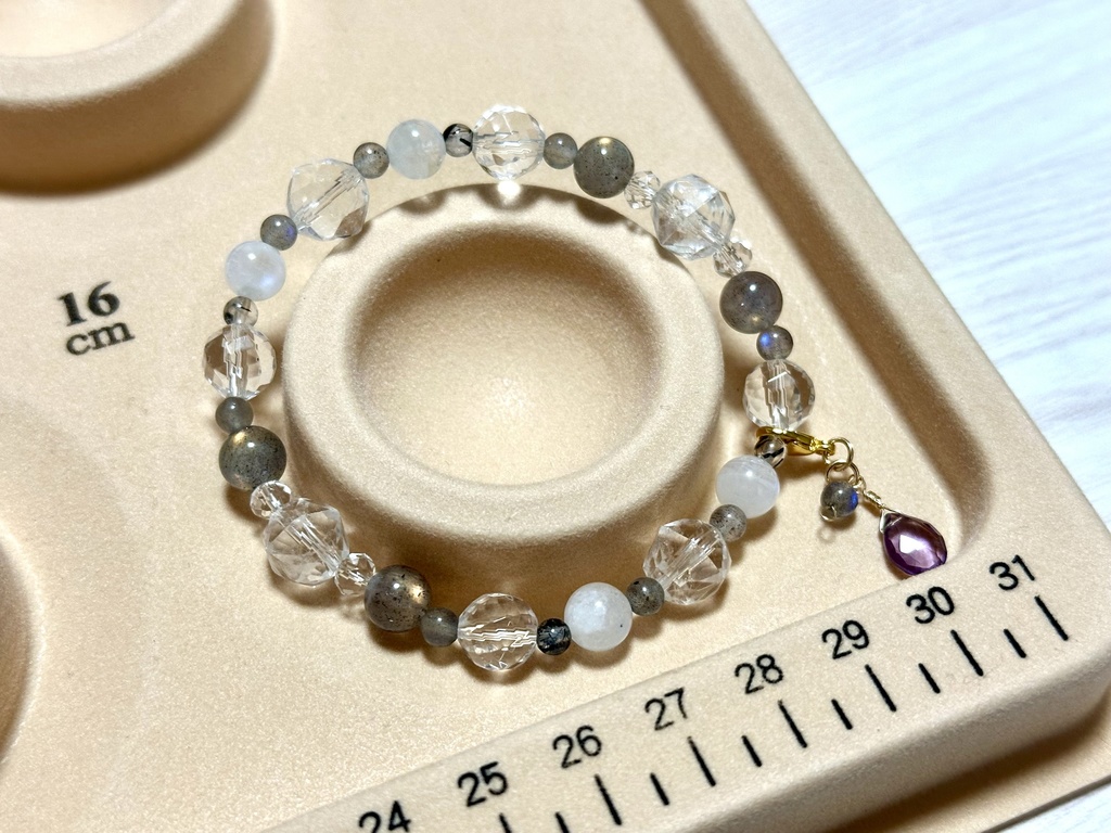 「 夜に溶ける星 」  ✯ 水晶 ラブラドライト ムーンストーン ブラックトルマリンインクォーツ etc/ 天然石ブレスレット パワーストーン 天然石アクセサリー