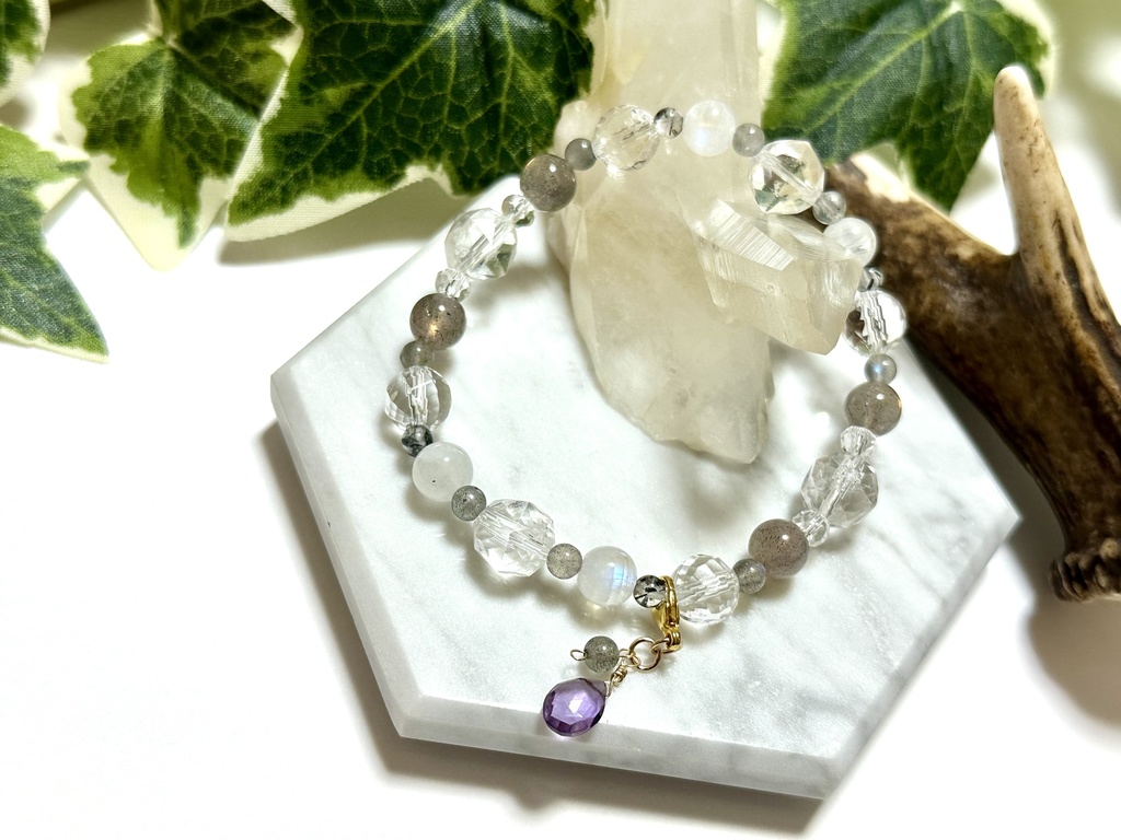 「 夜に溶ける星 」  ✯ 水晶 ラブラドライト ムーンストーン ブラックトルマリンインクォーツ etc/ 天然石ブレスレット パワーストーン 天然石アクセサリー