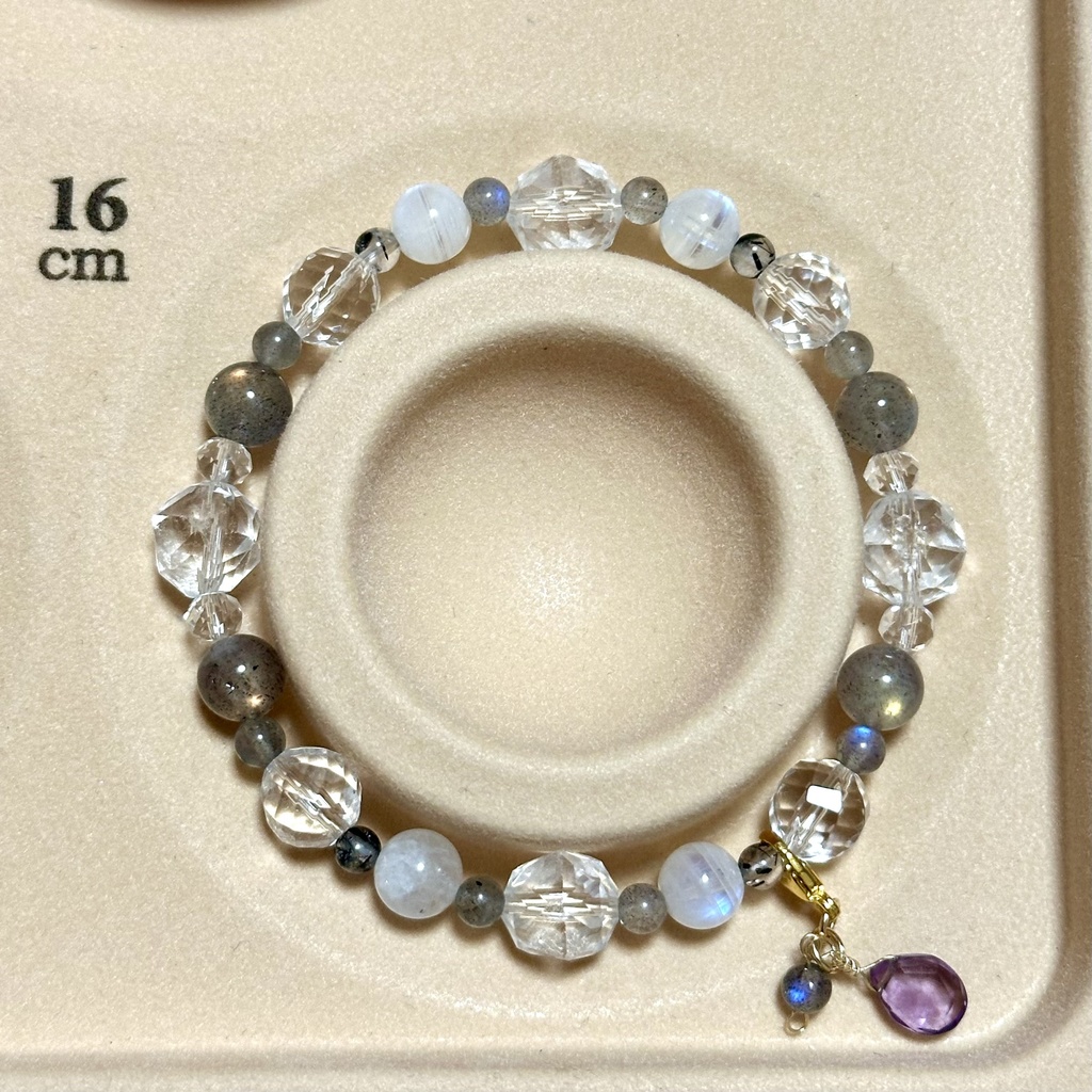 「 夜に溶ける星 」  ✯ 水晶 ラブラドライト ムーンストーン ブラックトルマリンインクォーツ etc/ 天然石ブレスレット パワーストーン 天然石アクセサリー