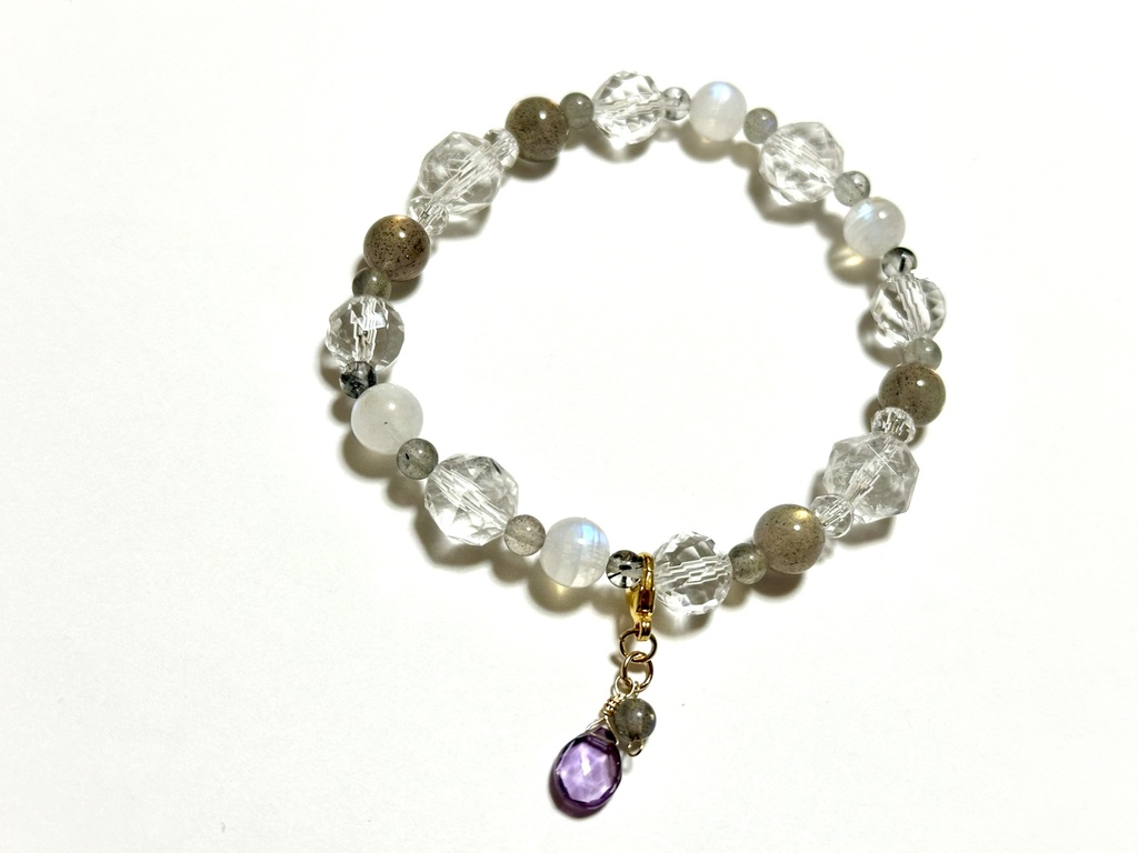 「 夜に溶ける星 」  ✯ 水晶 ラブラドライト ムーンストーン ブラックトルマリンインクォーツ etc/ 天然石ブレスレット パワーストーン 天然石アクセサリー