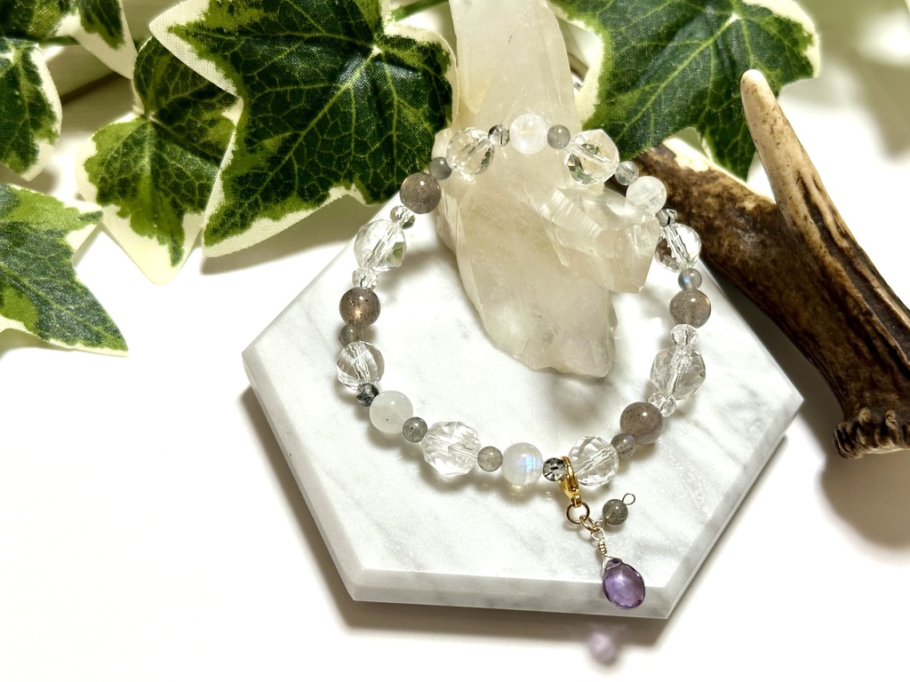 「 夜に溶ける星 」  ✯ 水晶 ラブラドライト ムーンストーン ブラックトルマリンインクォーツ etc/ 天然石ブレスレット パワーストーン 天然石アクセサリー