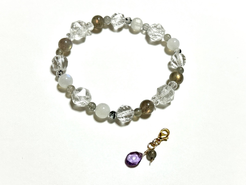 「 夜に溶ける星 」  ✯ 水晶 ラブラドライト ムーンストーン ブラックトルマリンインクォーツ etc/ 天然石ブレスレット パワーストーン 天然石アクセサリー