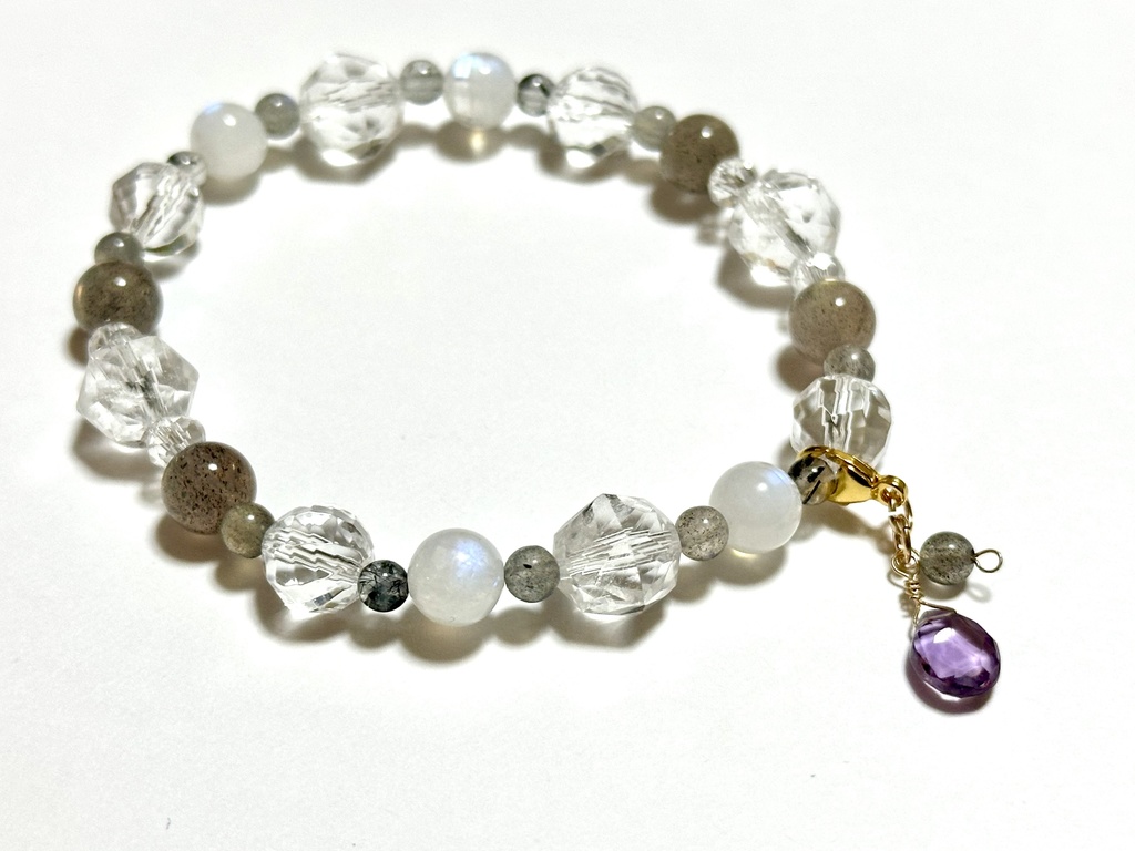 「 夜に溶ける星 」  ✯ 水晶 ラブラドライト ムーンストーン ブラックトルマリンインクォーツ etc/ 天然石ブレスレット パワーストーン 天然石アクセサリー