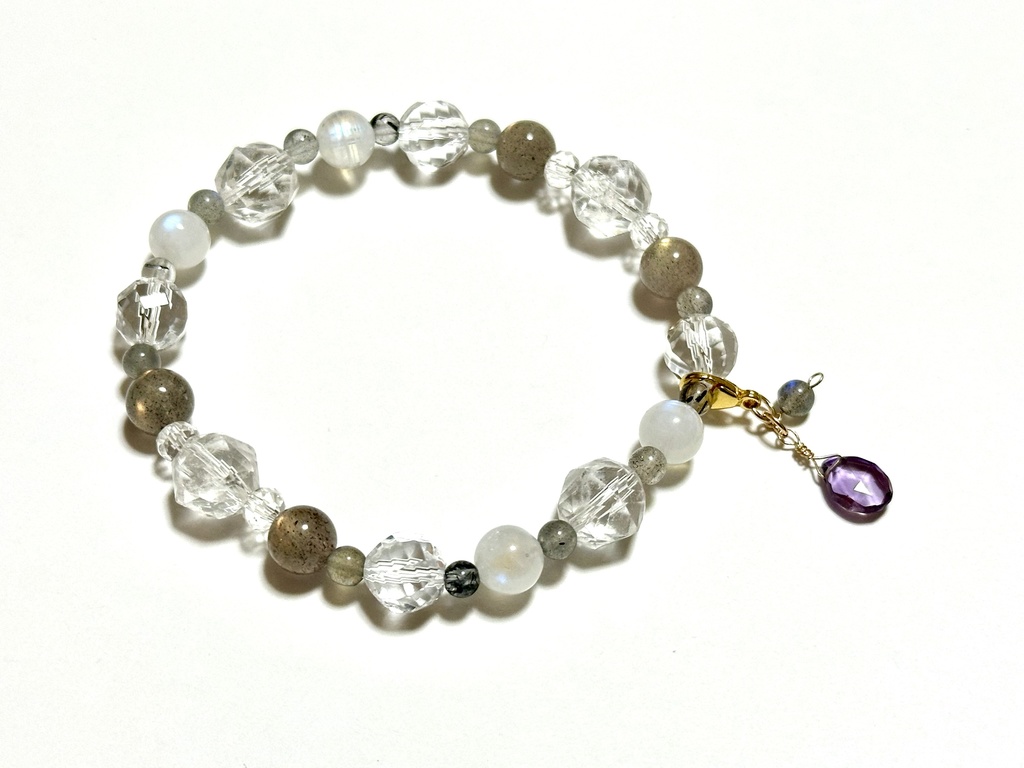 「 夜に溶ける星 」  ✯ 水晶 ラブラドライト ムーンストーン ブラックトルマリンインクォーツ etc/ 天然石ブレスレット パワーストーン 天然石アクセサリー