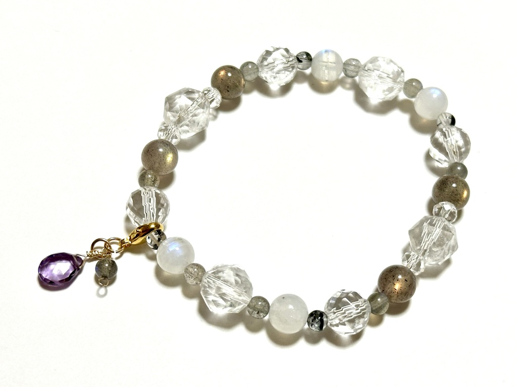 「 夜に溶ける星 」  ✯ 水晶 ラブラドライト ムーンストーン ブラックトルマリンインクォーツ etc/ 天然石ブレスレット パワーストーン 天然石アクセサリー