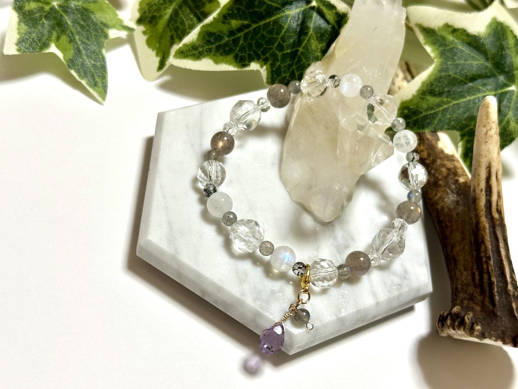 「 夜に溶ける星 」  ✯ 水晶 ラブラドライト ムーンストーン ブラックトルマリンインクォーツ etc/ 天然石ブレスレット パワーストーン 天然石アクセサリー