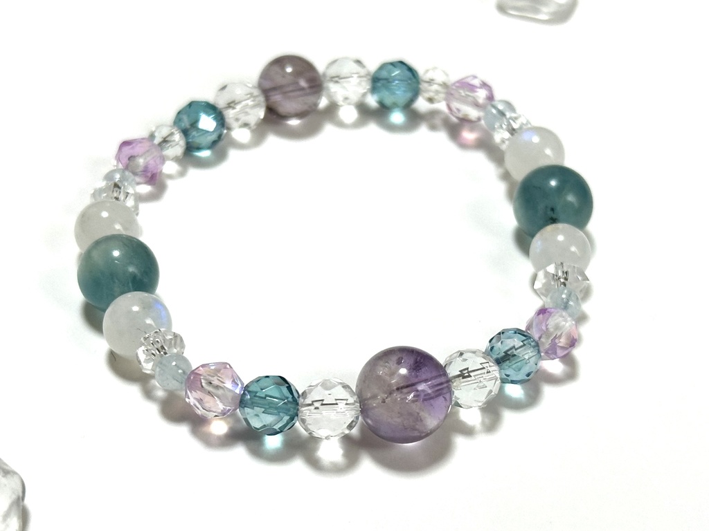 「 人魚姫の恋 」 ✯ アメジスト ムーンストーン ルナフラッシュ アクアオーラ フェザーインフローライトetc/ 天然石ブレスレット パワーストーン 天然石アクセサリー
