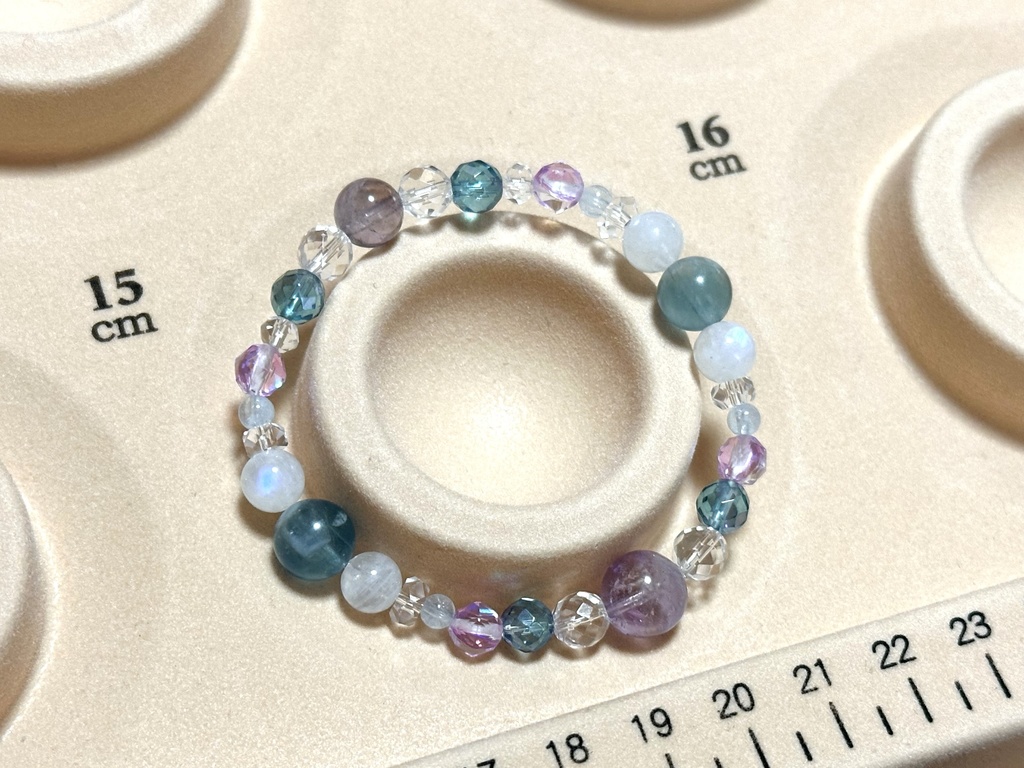 「 人魚姫の恋 」 ✯ アメジスト ムーンストーン ルナフラッシュ アクアオーラ フェザーインフローライトetc/ 天然石ブレスレット パワーストーン 天然石アクセサリー