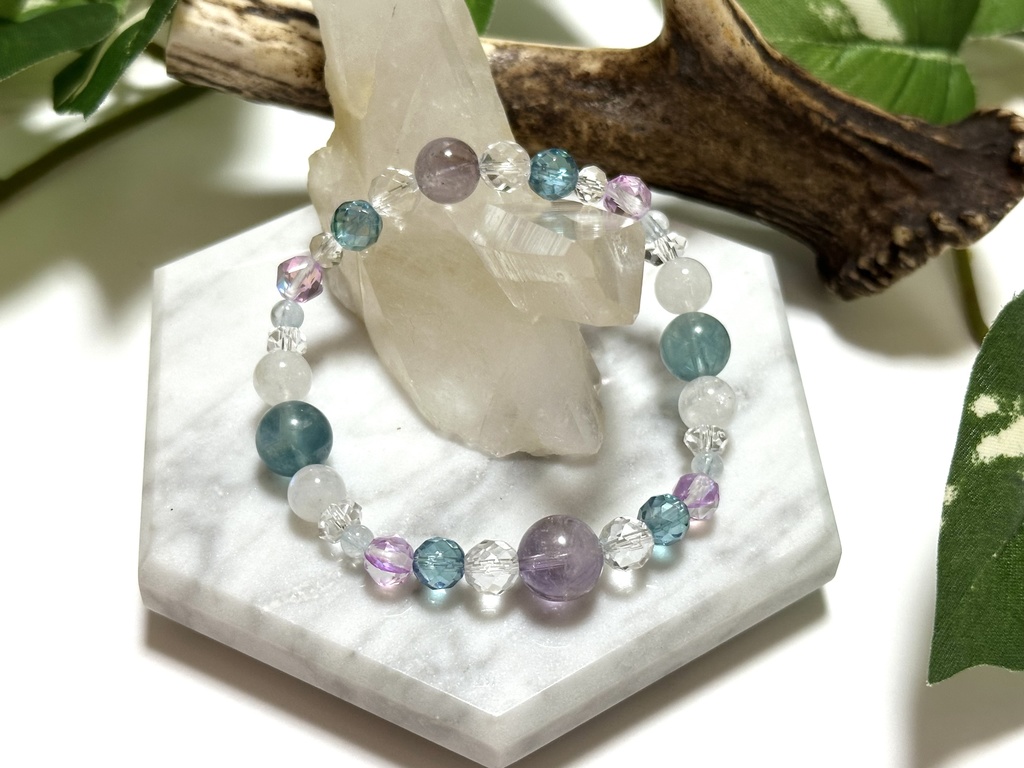 「 人魚姫の恋 」 ✯ アメジスト ムーンストーン ルナフラッシュ アクアオーラ フェザーインフローライトetc/ 天然石ブレスレット パワーストーン 天然石アクセサリー