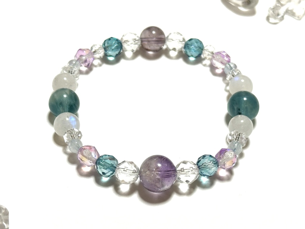 「 人魚姫の恋 」 ✯ アメジスト ムーンストーン ルナフラッシュ アクアオーラ フェザーインフローライトetc/ 天然石ブレスレット パワーストーン 天然石アクセサリー