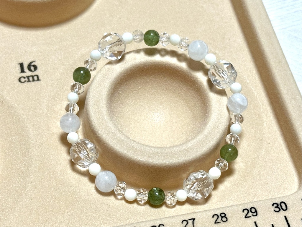 「 銀木犀 」 ✯ 水晶 ホワイトコーラル ムーンストーン グリーンアパタイト / 天然石ブレスレット パワーストーン 天然石アクセサリー