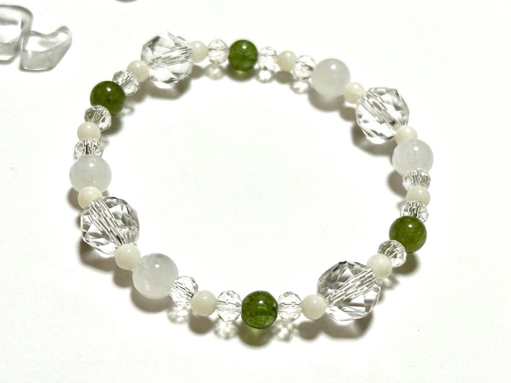 「 銀木犀 」 ✯ 水晶 ホワイトコーラル ムーンストーン グリーンアパタイト / 天然石ブレスレット パワーストーン 天然石アクセサリー