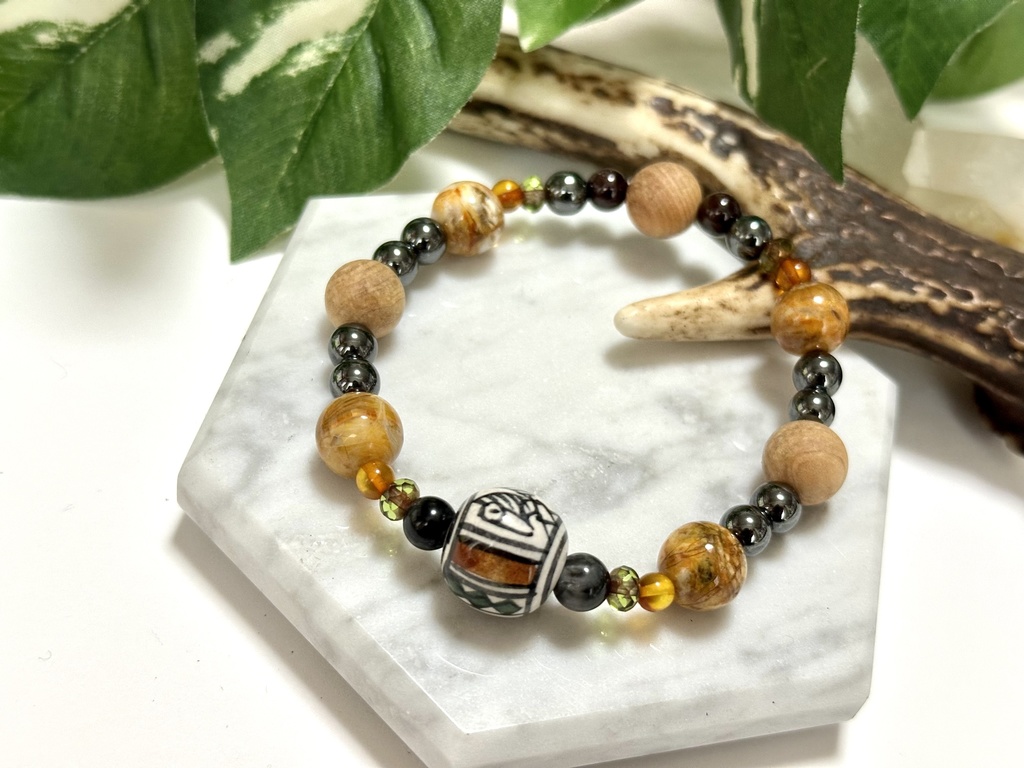 「 飛翔 」 ✯ コンドル アンデスビーズ イーグルアイ 琥珀 崖柏 ゴールデンオパール ヘマタイト ガーネット チェコビーズ / 天然石ブレスレット パワーストーン 天然石アクセサリー