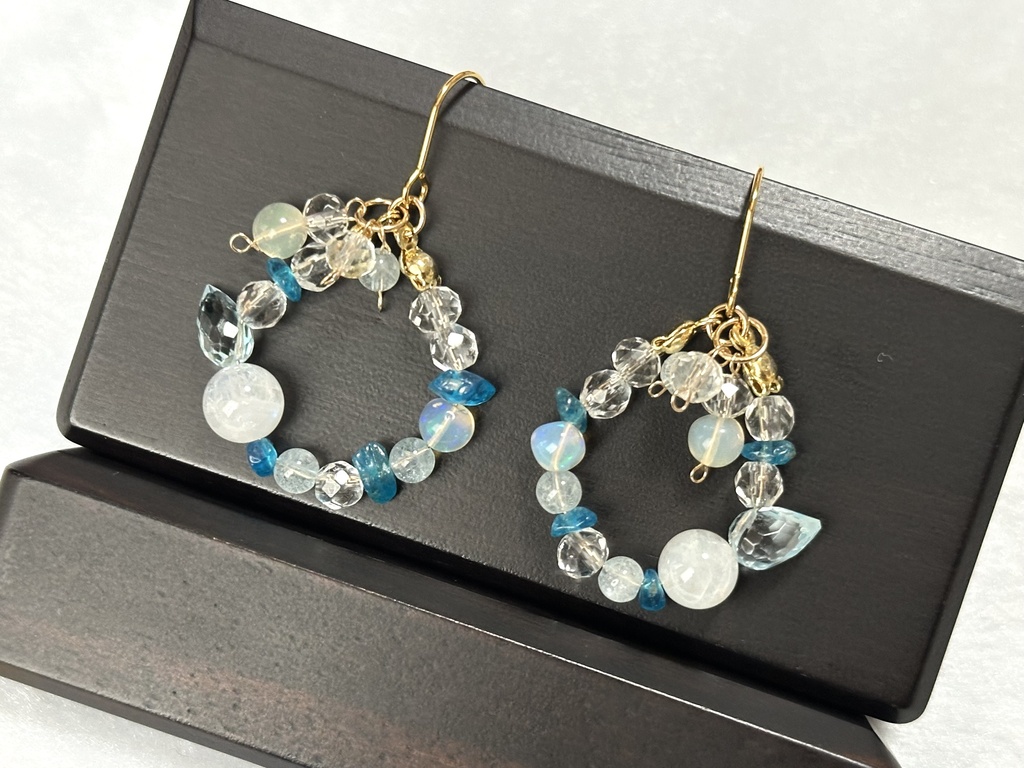 「 雫滴る 」 ✯ ブルートパーズ オパール ムーンストーン アクアマリン アパタイト 水晶 / 天然石ピアス 天然石イヤリング パワーストーン 天然石アクセサリー