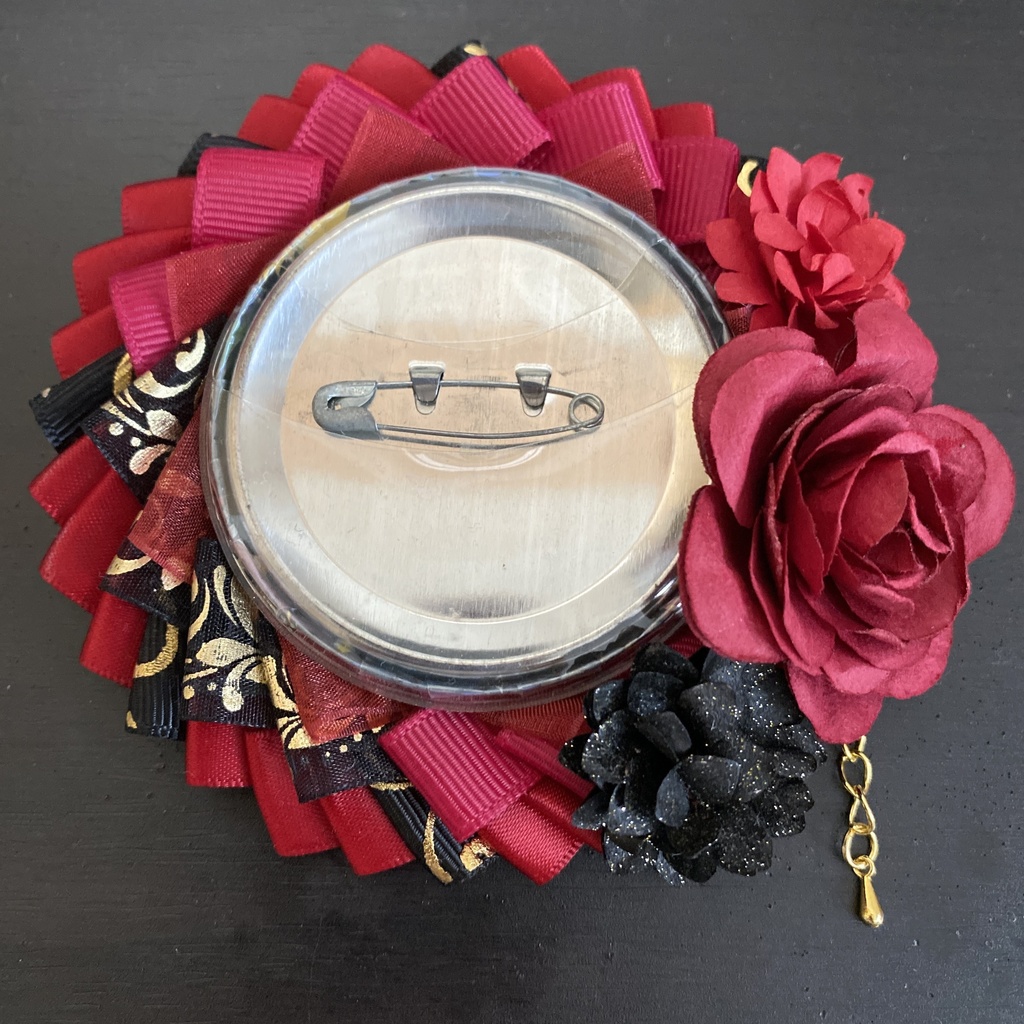 痛ロゼット　赤華＋ハートキーチェーン（ピンクゴールド）