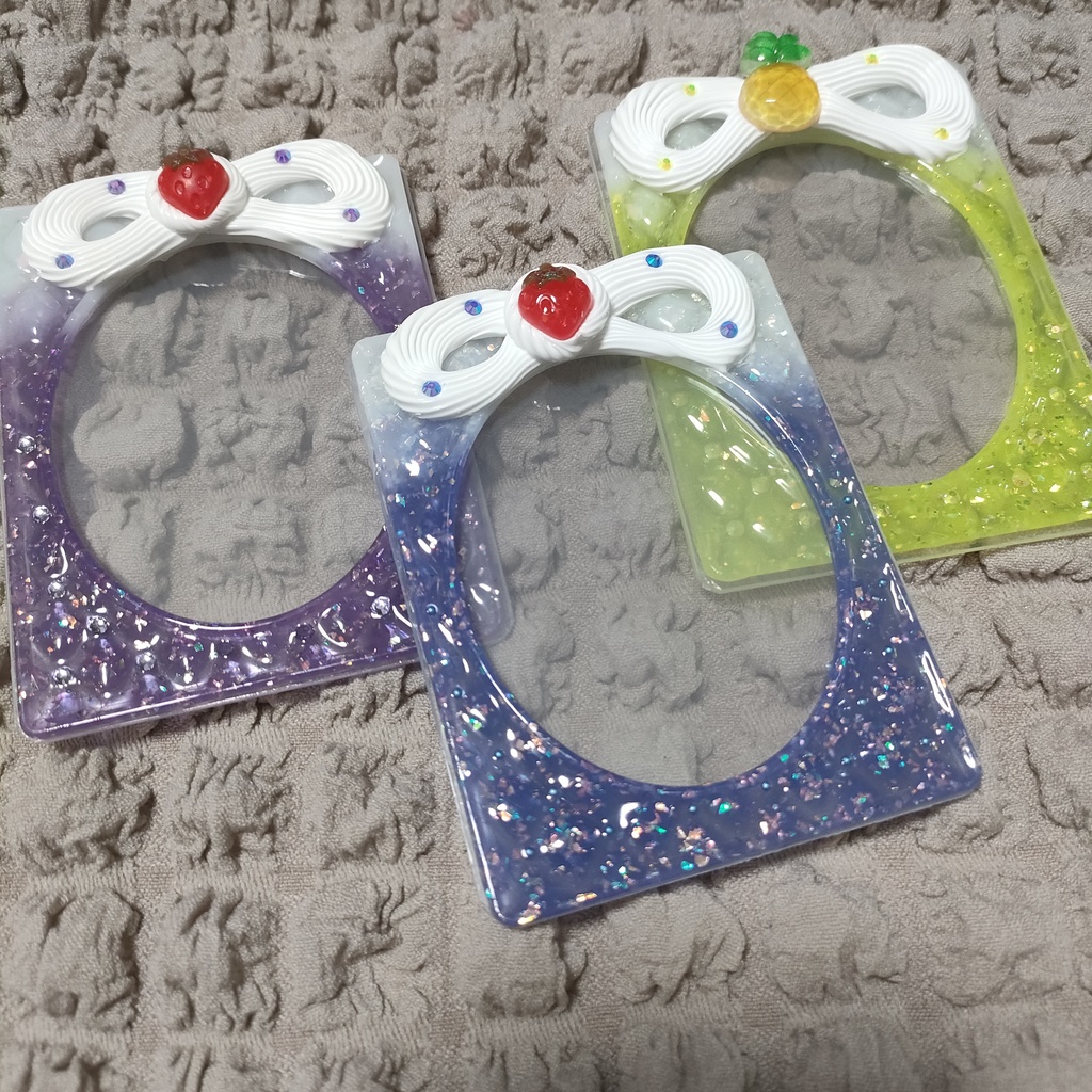 ハンドメイド レジンデコ トレカデコ B8縦 クリームソーダー風