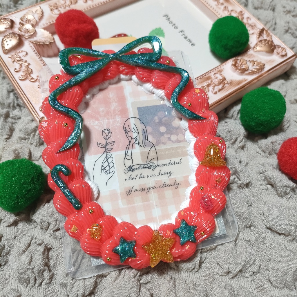 ハンドメイド B8 縦 ホイップデコ トレカデコ 硬質ケースデコ クリスマス 推し活 リースイメージ