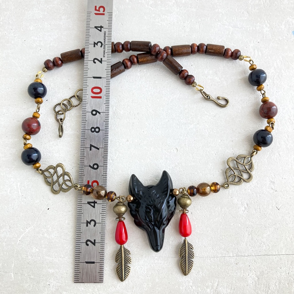 黒曜石の狼ネックレス