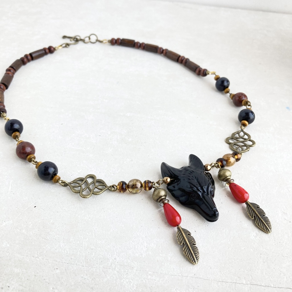 黒曜石の狼ネックレス