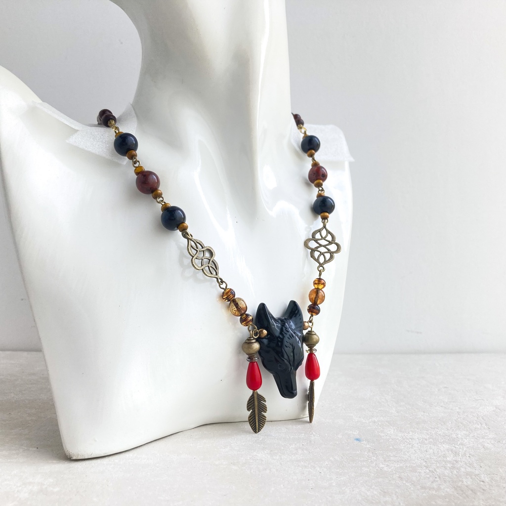 黒曜石の狼ネックレス