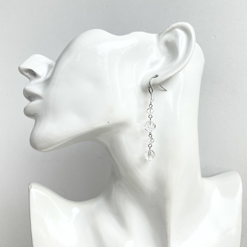 天然水晶5連ピアス