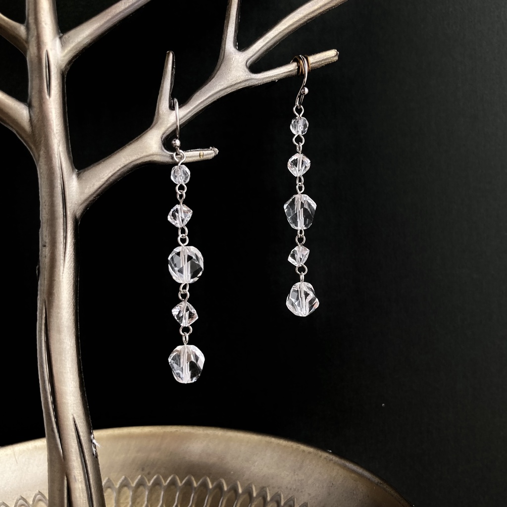 天然水晶5連ピアス