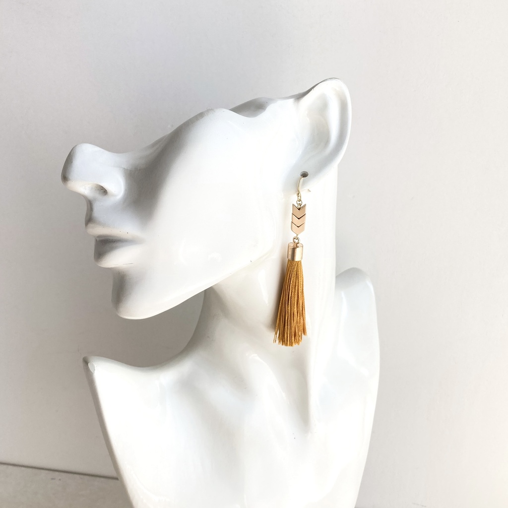 三日月宗近イメージ 矢羽根とタッセルピアス