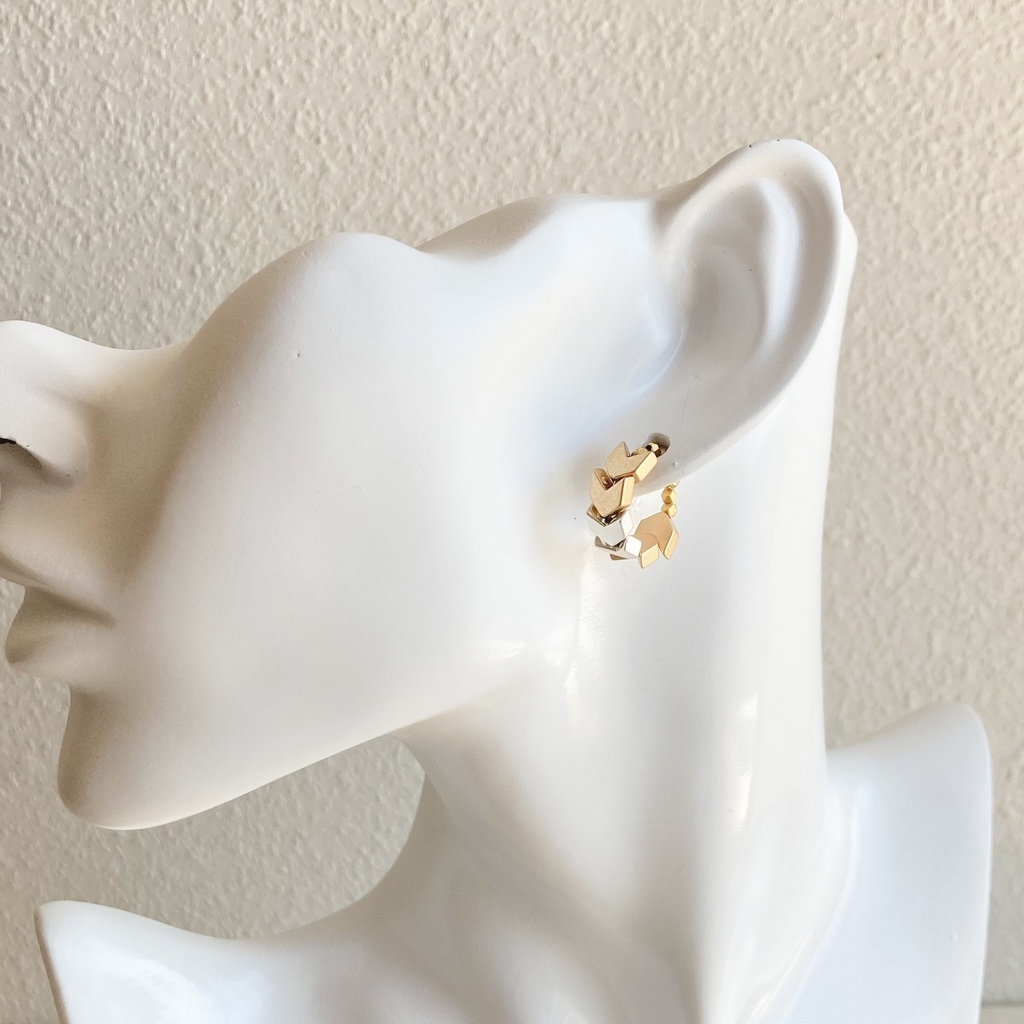 矢羽根イヤーカフ