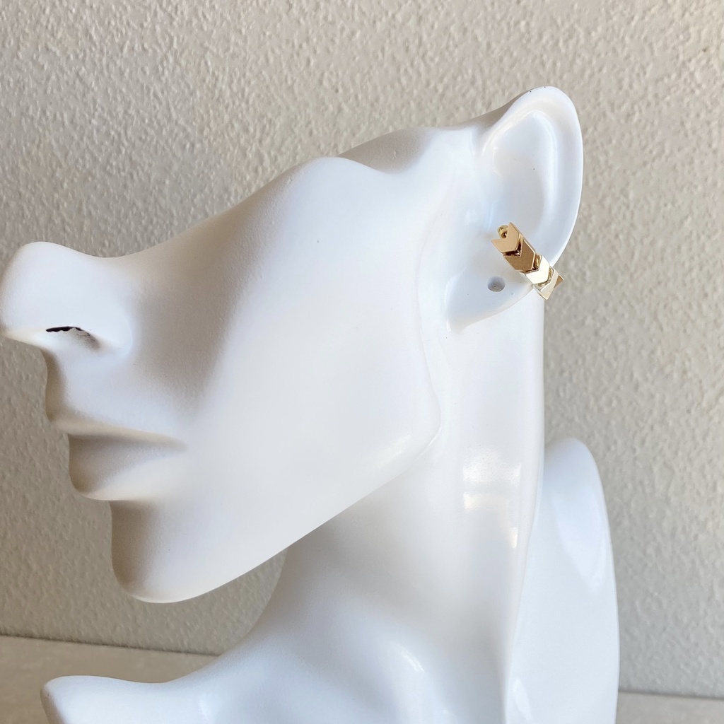 矢羽根イヤーカフ