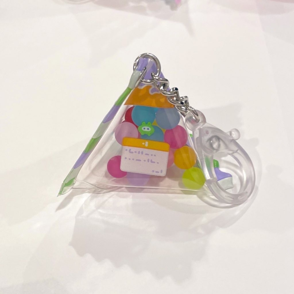 ドラコのカラフルボンバーキーホルダー