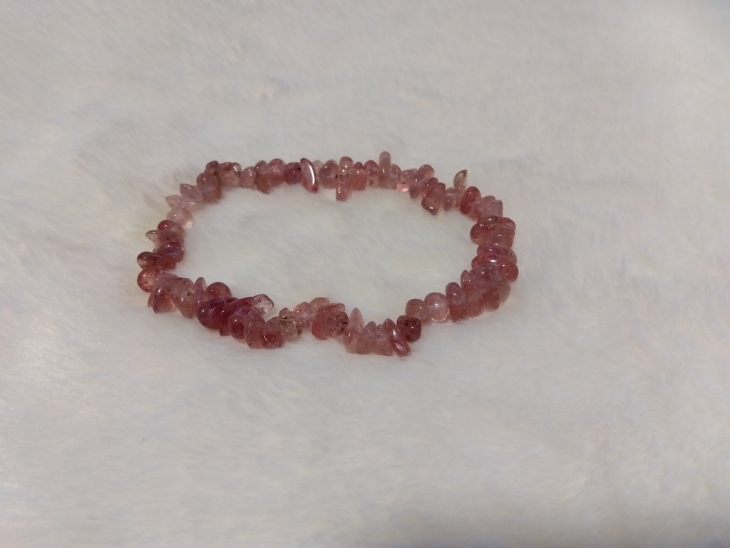 手首ゆったり　ローズクォーツさざれ天然石ブレスレット〜愛と癒しのお守り〜