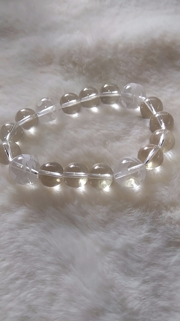 龍ブレスレット〜彫り入水晶〜