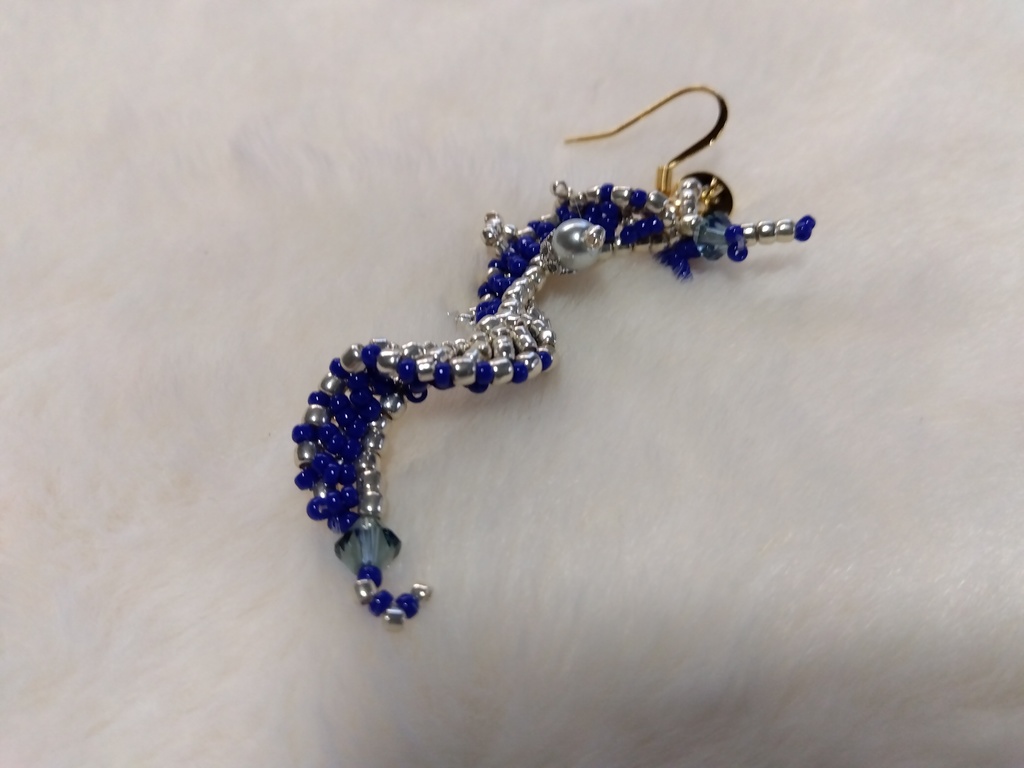 形霊龍アクセサリー　ピアス