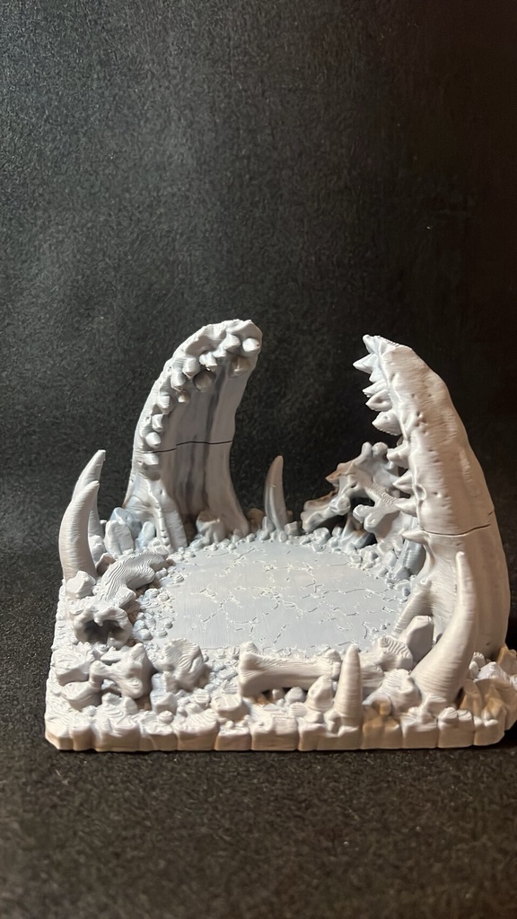 【NAGI傑作】中サイズ　巨大遺骨　ジオラマベース フィギュア台座