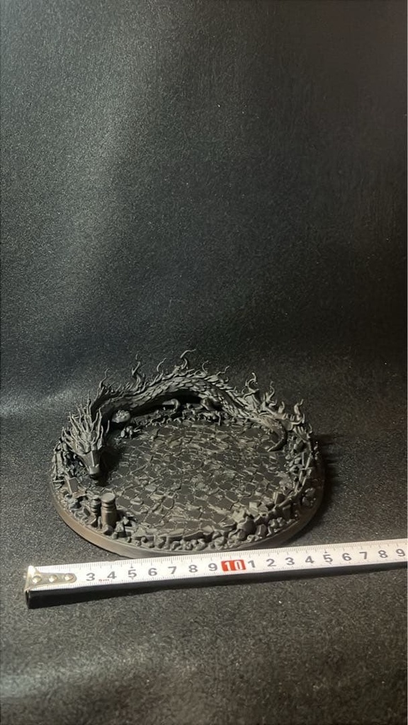 【龍脈】黒炎龍の秘境 フィギュア台座 幅15cm|龍が囲む石畳の円形ジオラマベース ブラック ドラゴン・召喚シーンに 龍脈シリーズ