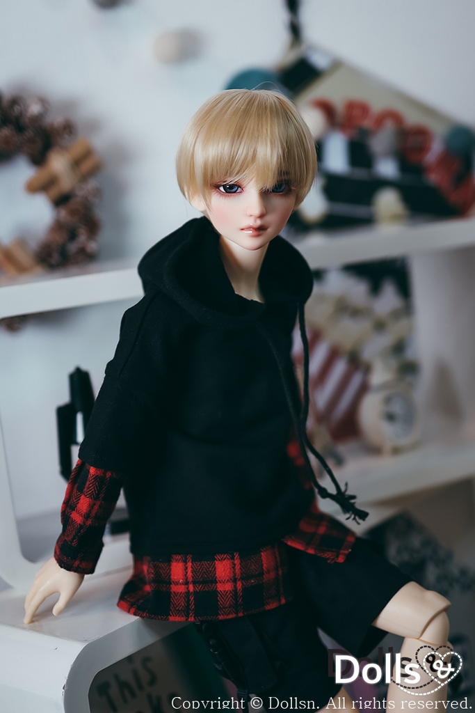 レイヤードフードTブラック 1/4 MSD 