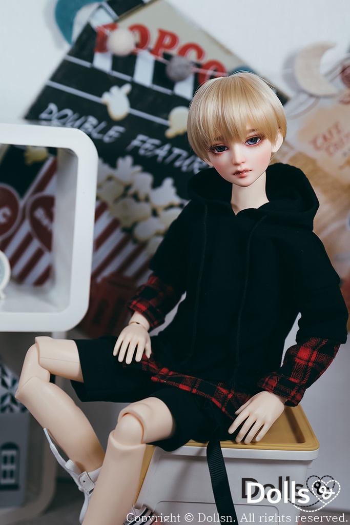 レイヤードフードTブラック 1/4 MSD 