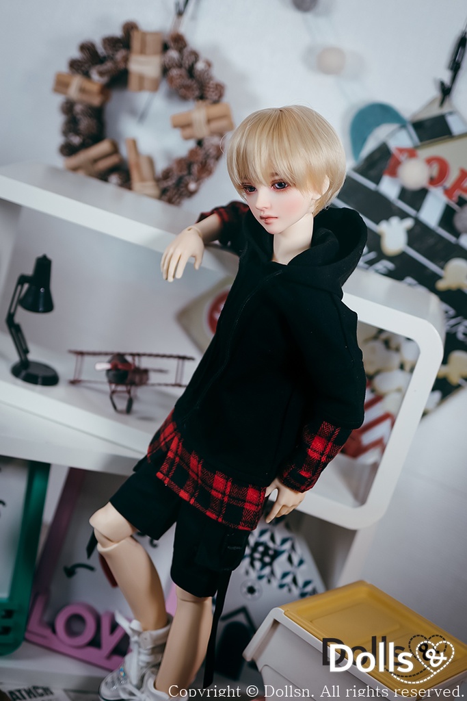 レイヤードフードTブラック 1/4 MSD 