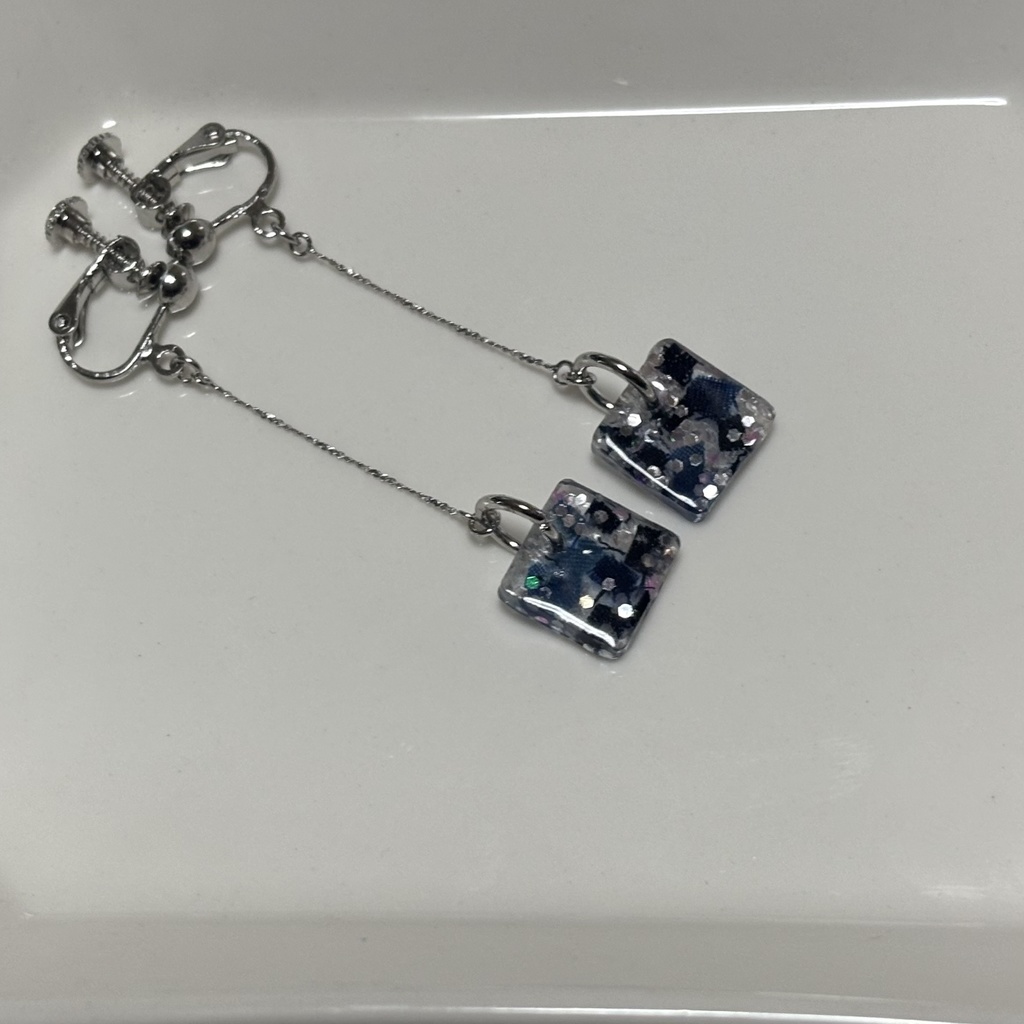 藍染生地切れ端入りイヤリング・ピアス(タイプA)