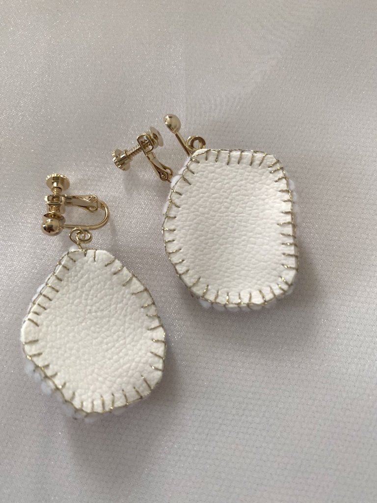 ビーズ刺繍イヤリング orange