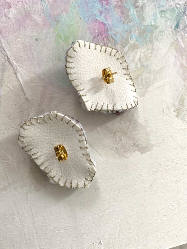 ビーズ刺繍ピアス bluegreen&purple