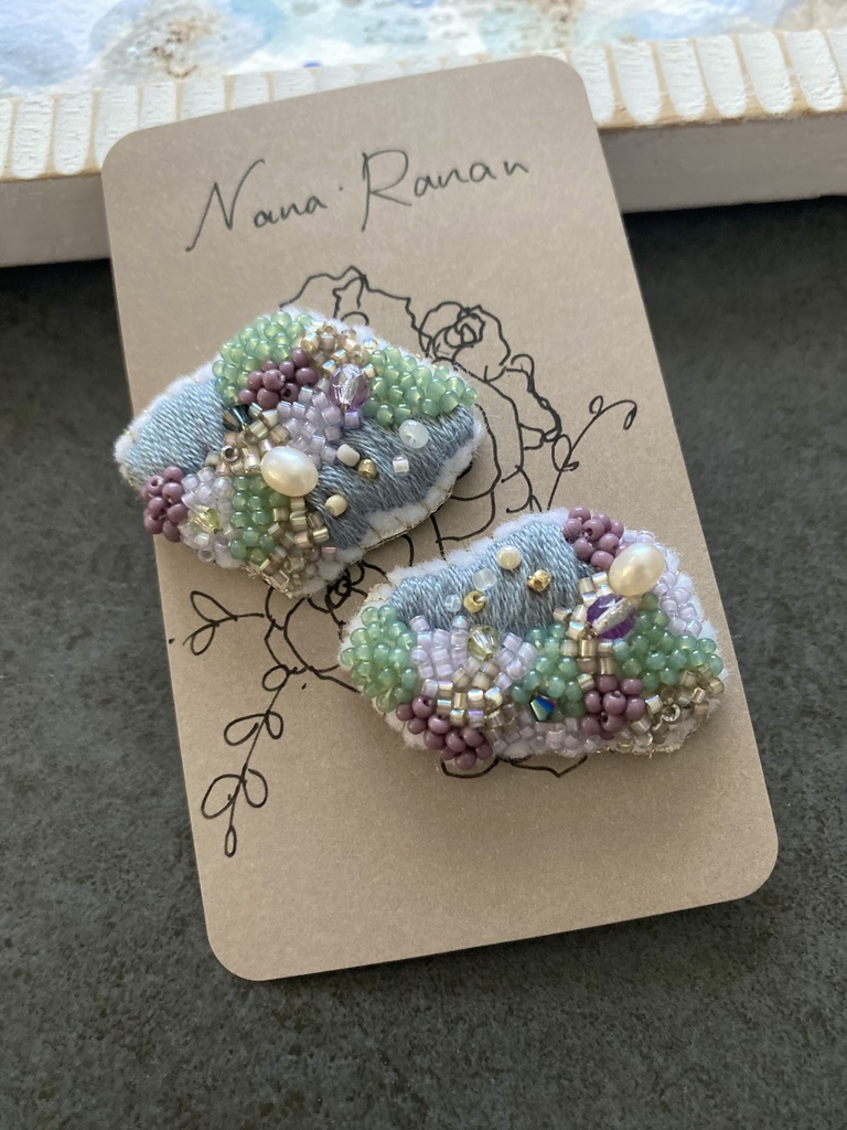 ビーズ刺繍ピアス bluegreen&purple