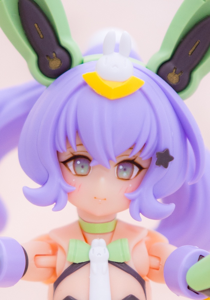 物静かな雰囲気の PUNIMOF フェイス