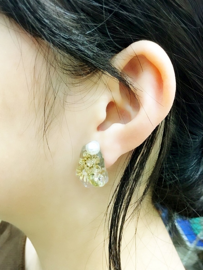 お花のキラキライヤーアクセサリー