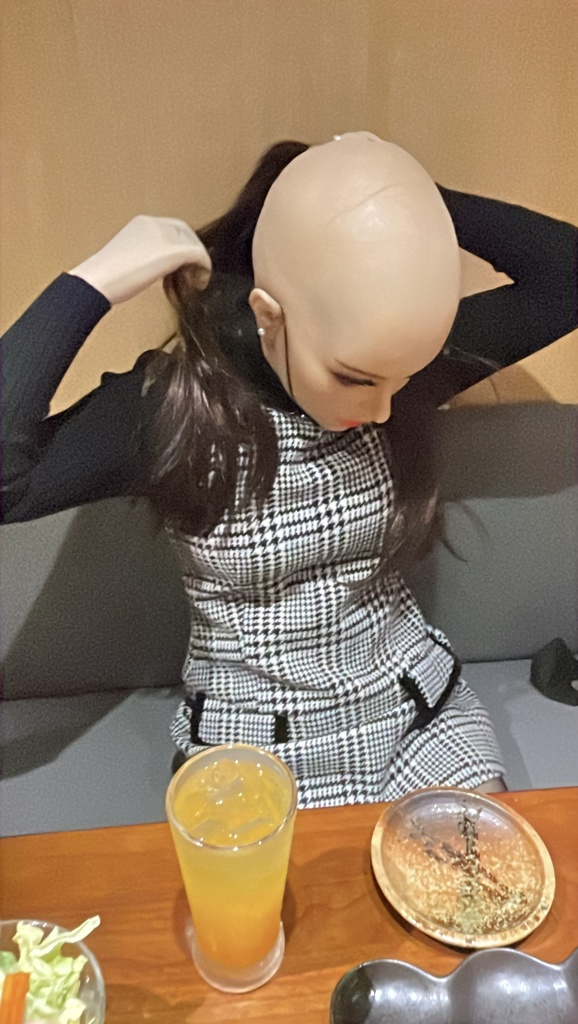 マスクより高ヒールの方がきつかったよ(^^;;マスクなお姉とごはん