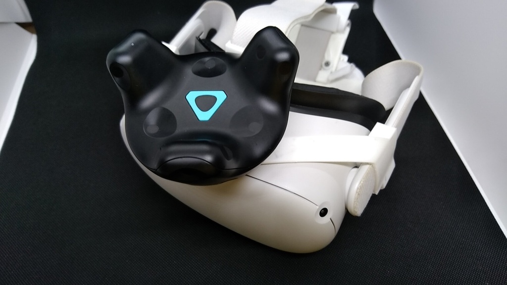 Quest2用トラッカーホルダー(上向き版)