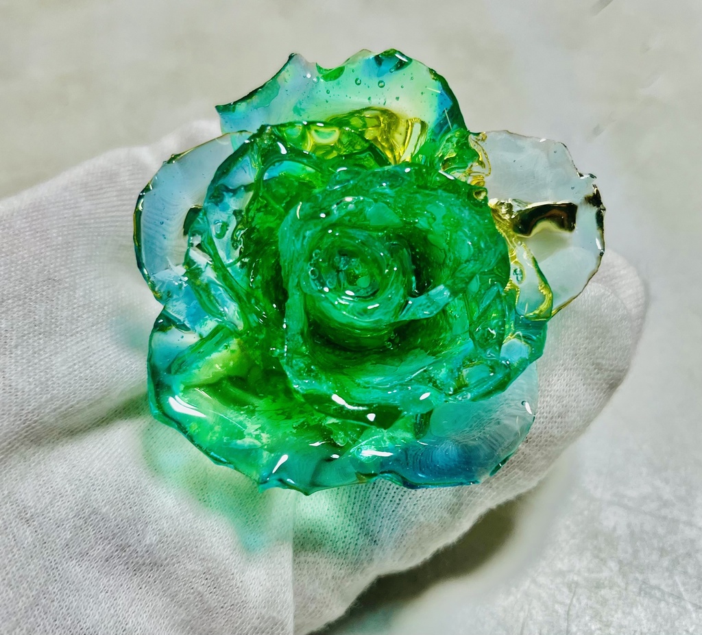 薔薇のブローチ